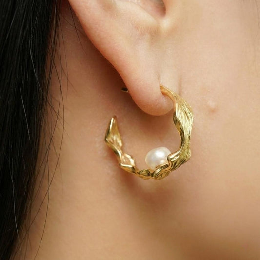 Freshwater Pearl Wavy Textured Gold Hoops | Ornate