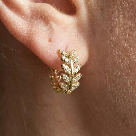 Moissanite Pavé Leaf Wreath Huggie Hoops| Jardin